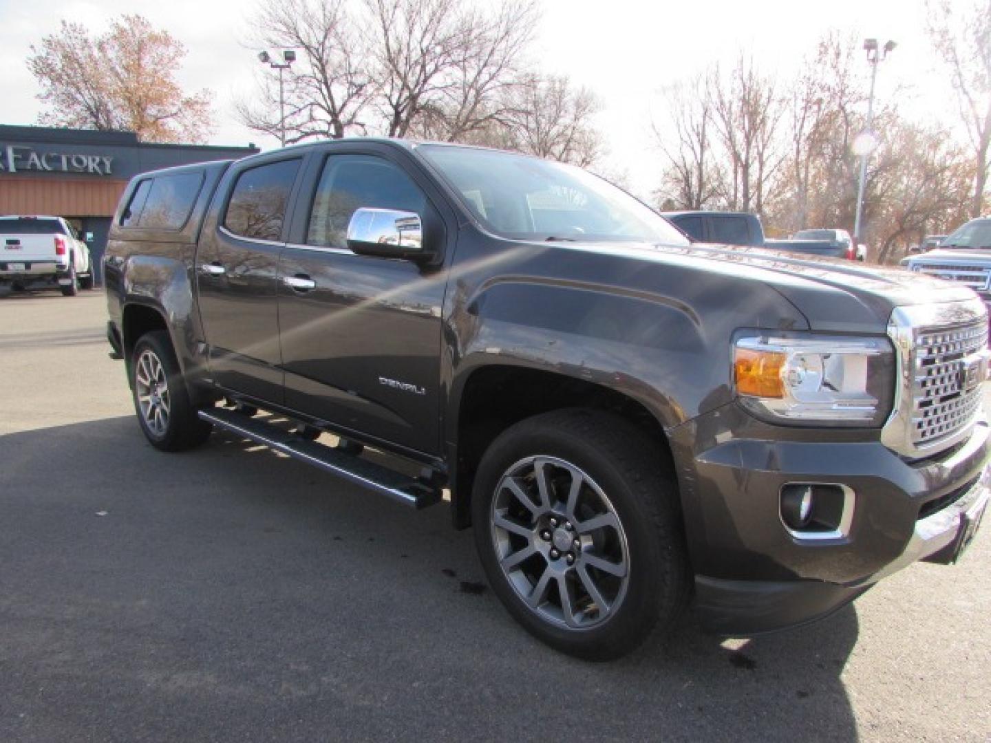 2019 Smokey Quartz Metallic /Gray Leather GMC Canyon Denali Crew Cab 4WD Long Box (1GTG6EEN6K1) with an 3.6L V6 DOHC 24V engine, 8A transmission, located at 4562 State Avenue, Billings, MT, 59101, (406) 896-9833, 45.769516, -108.526772 - Photo#5